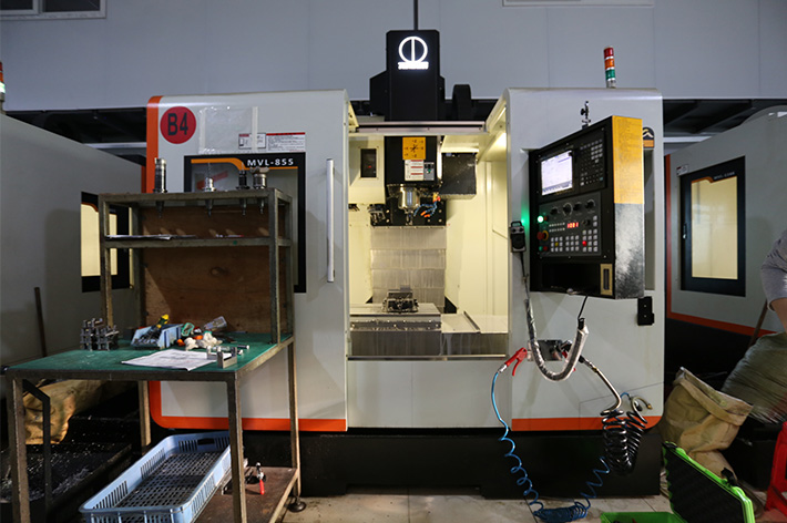 CVX1100V Vertical machining center CVX1100V垂直加工中心