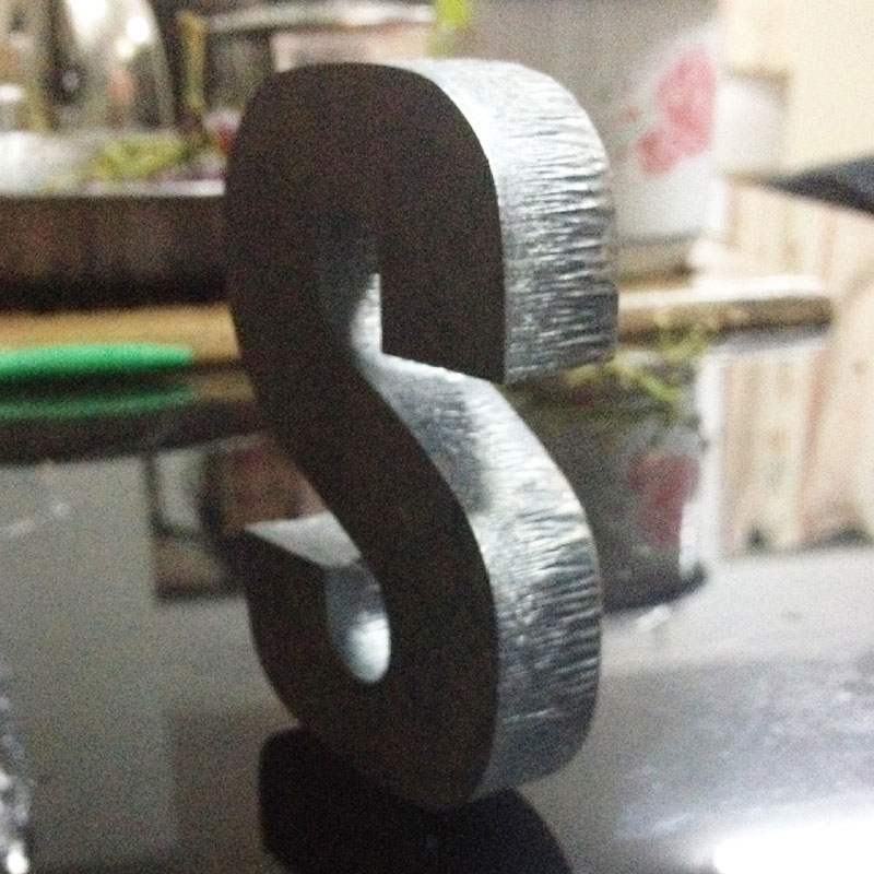 Laser engraving S letters 激光刻字